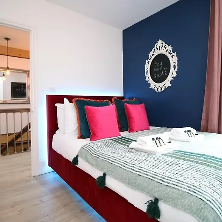 Clifton Crypt By Staybc Apartment