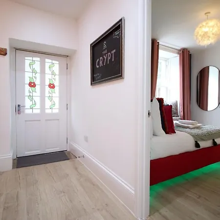 Clifton Crypt By Staybc Apartment *